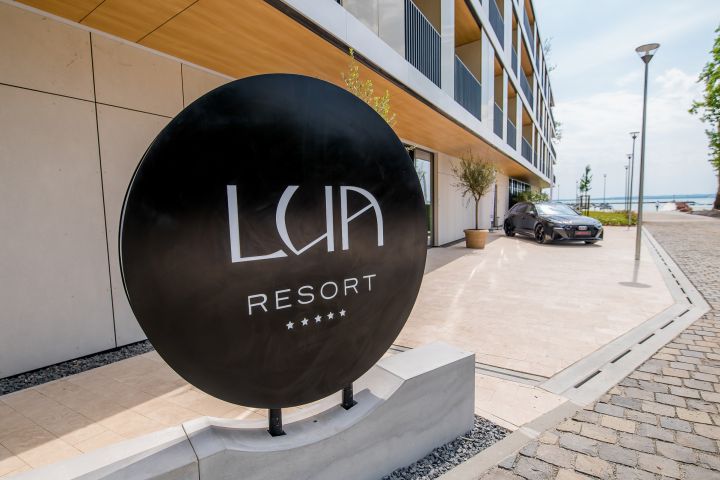 EQUITONE [Tectiva] és Fundermax Lua Resort, Balatonfüred