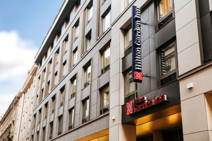 EQUITONE [Tectiva és Natura] Hilton Garden Inn