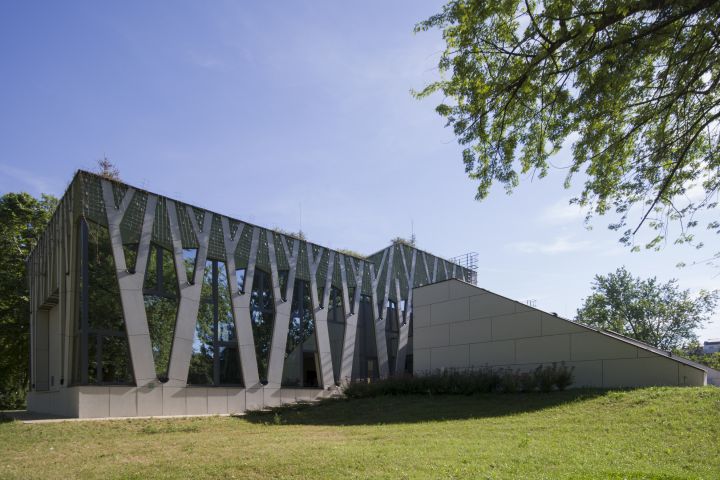 EQUITONE [Tectiva] Tourist Center, Baja