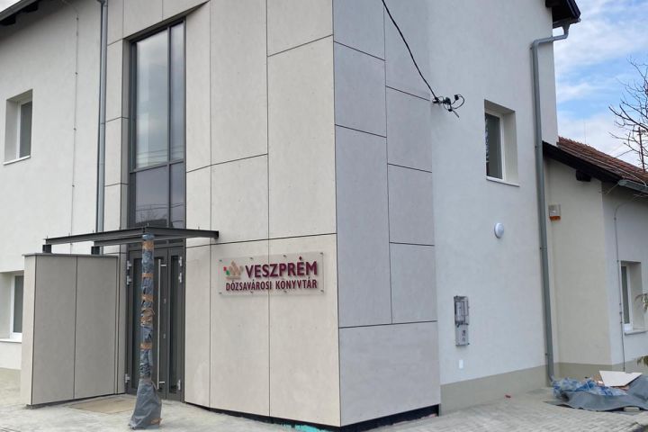 EQUITONE [Tectiva] Dózsavárosi könyvtár, Veszprém